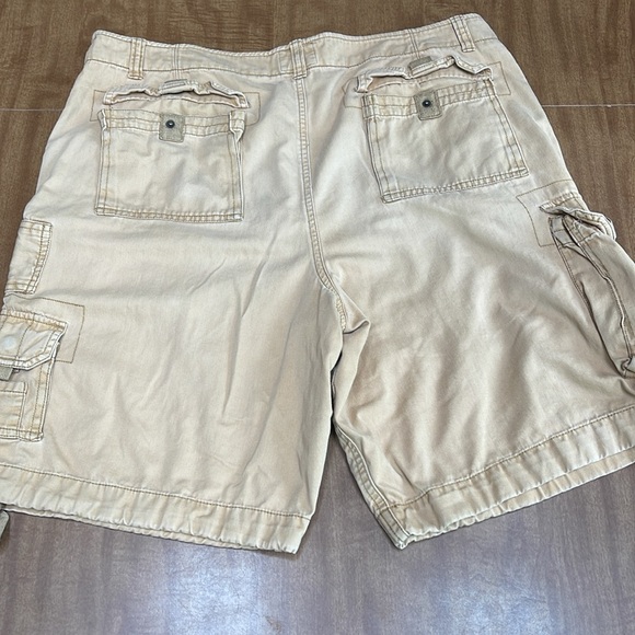 Division 55 Men’s Cargo Shorts - Picture 2 of 3